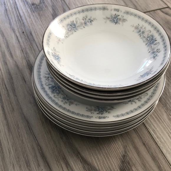 Fine Porcelain China Saucers and Small Bowls - Picture 1 of 4